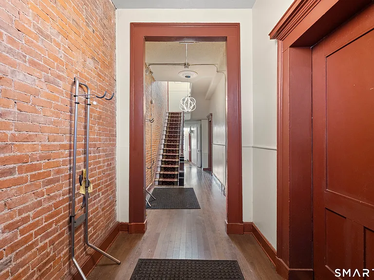 548 Chapel St #1F — Photo 9