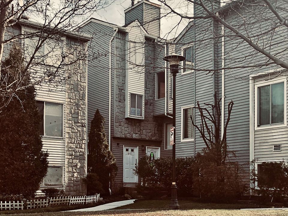 1st image of 51 Wolkoff Ln #1