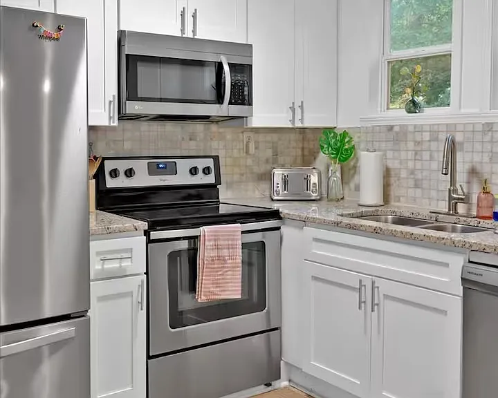 1239 Elizabeth Ave SW — Photo 5