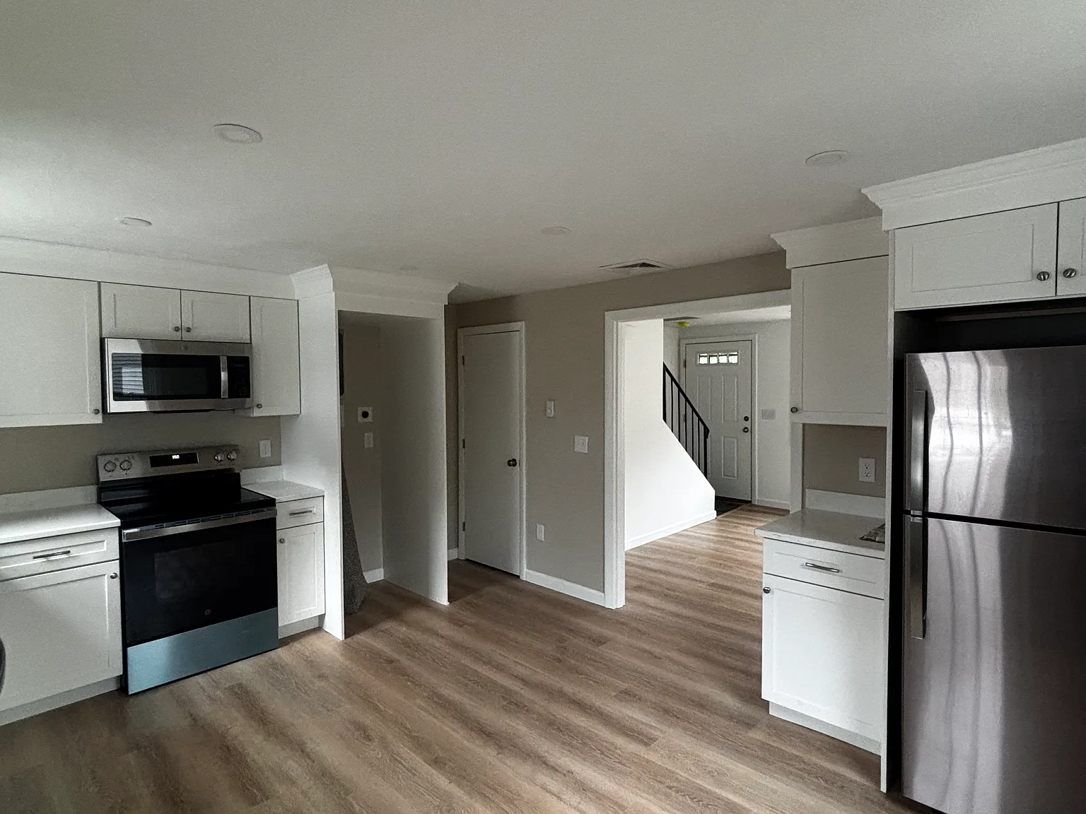 2 bed, 700 sqft, $2,650 — Photo 3