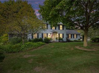 5 Stoney Path Ln, Rochester, NY 14626