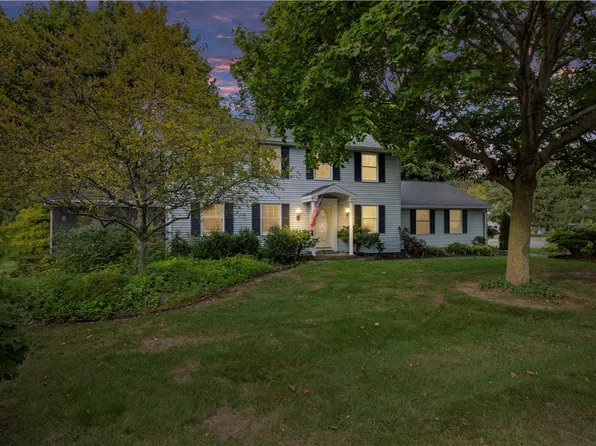 5 Stoney Path Ln, Rochester, NY 14626