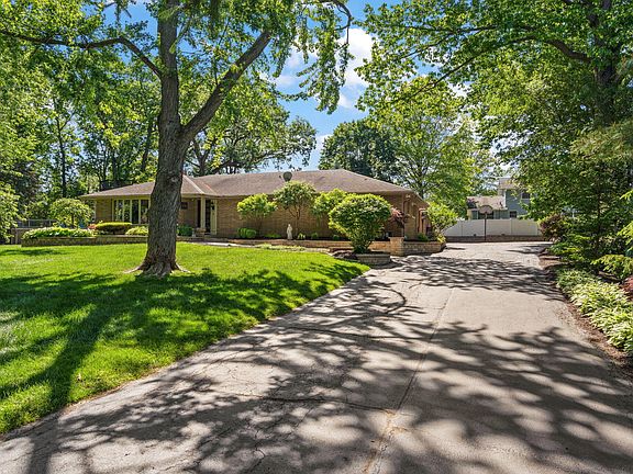 4th image of 11728 Monroe Pl