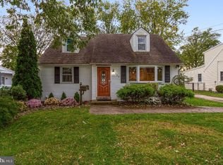 523 Dubois Ave, Barrington, NJ 08007