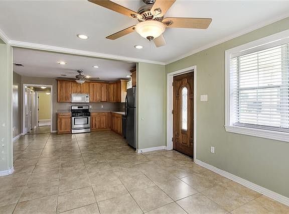 2nd image of 463 Giacomo St