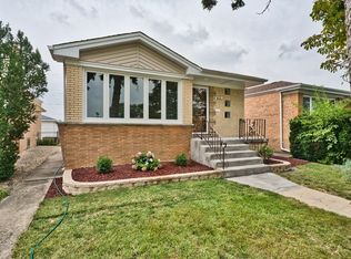 6121 W 83rd St, Burbank, IL