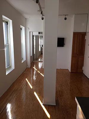 Rented by Performing Assets Corp | media 20