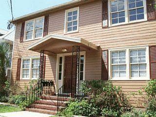 1st image of 2569 Herschel St APT 3