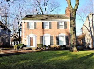 3722 Traver Rd, Shaker Heights, OH 44122