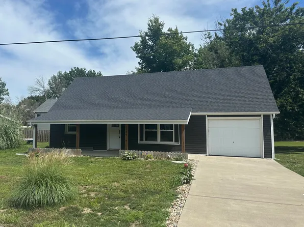 118 Elaine Ave, Hallsville, MO 65255
