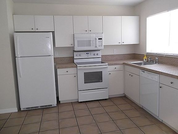 5th image of 8864 Alam Ave