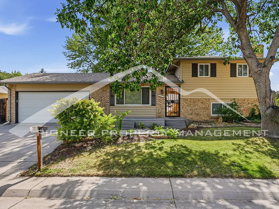 3167 S Emporia Ct