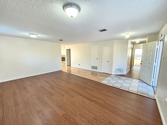 3rd image of 1513 Windward Ln