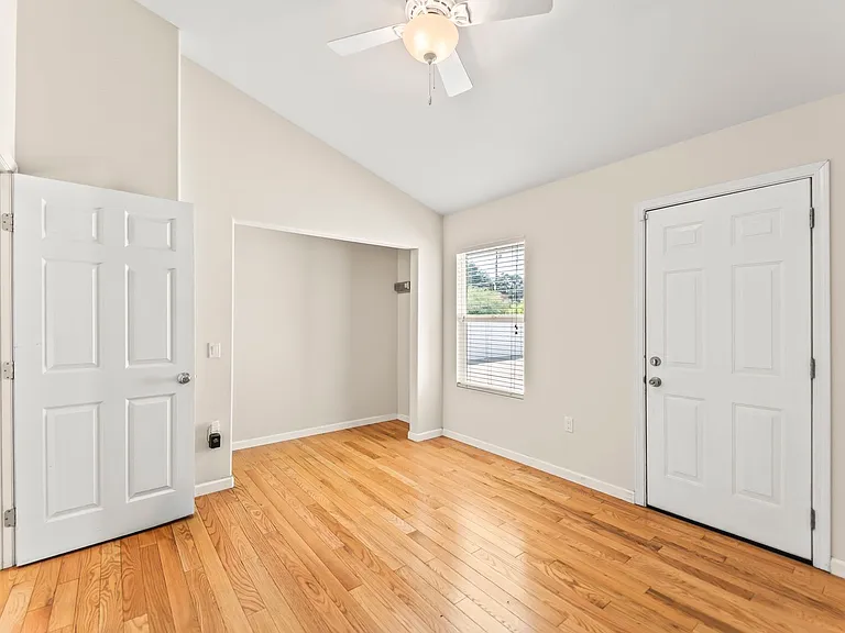 260 Acacia St — Photo 13