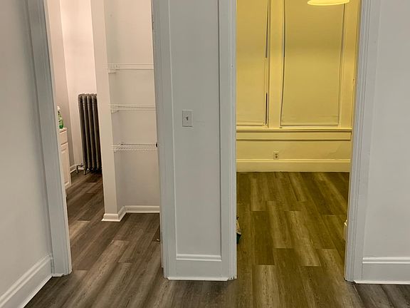 4th image of 909 Campbell Ave #3