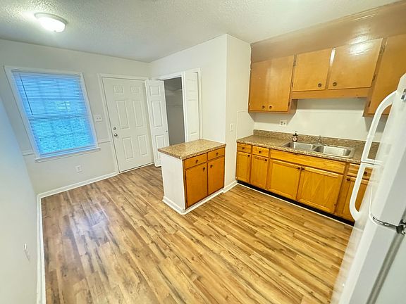 4th image of 400 Stockton St #404