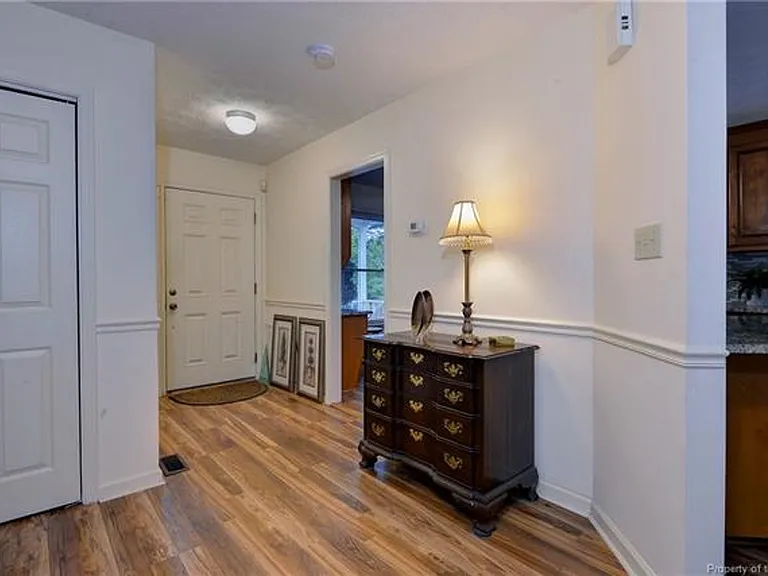 5101 Salisbury Mews — Photo 8