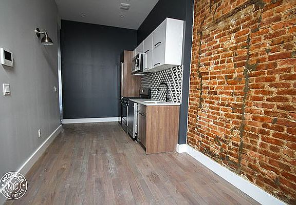 3rd image of 364 Palmetto St #3R