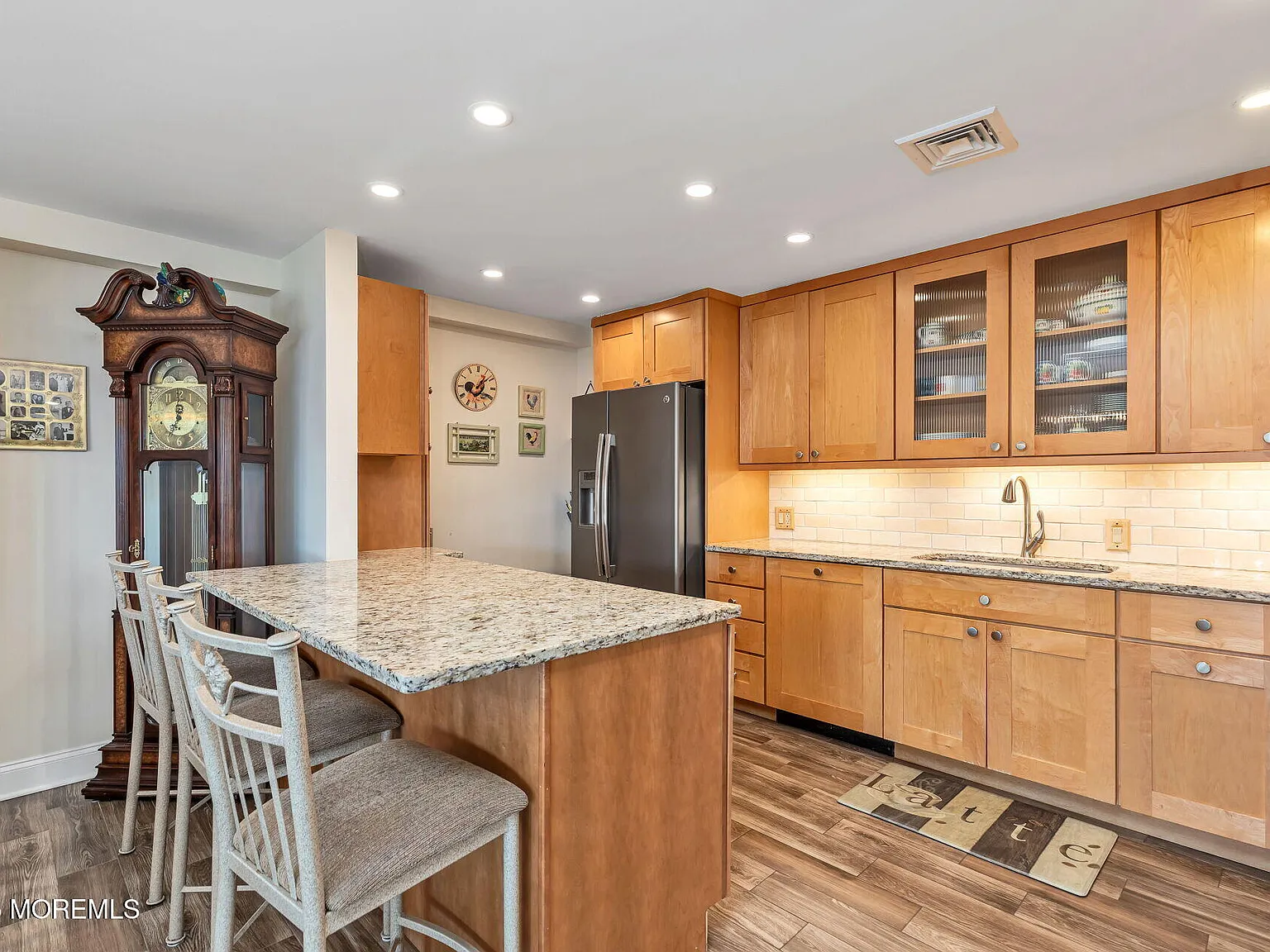 2 bed, 1638 sqft, $5,300 — Photo 4