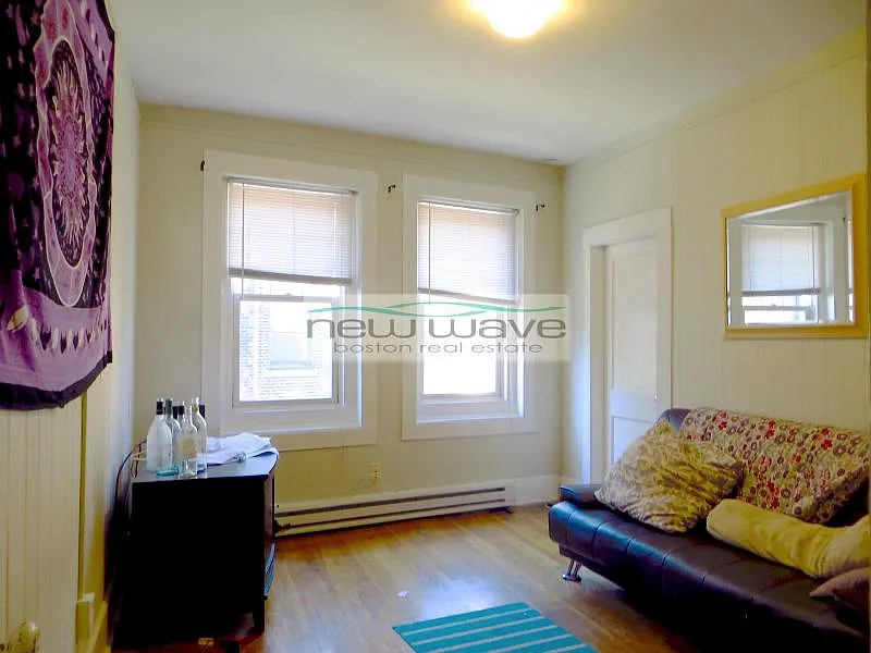 881 Huntington Ave #8