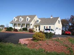 12 Medeiros Farm Rd, Seekonk, MA 02771