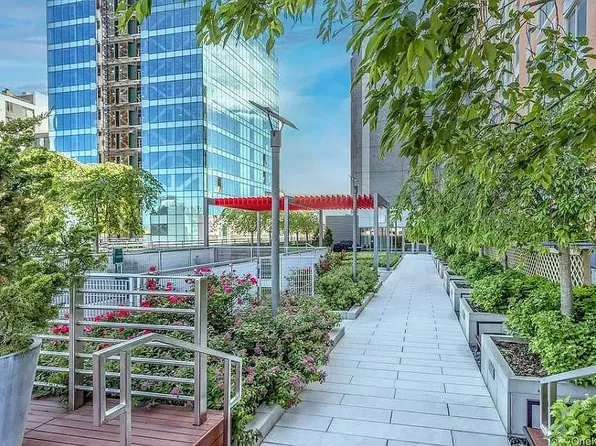 13835 39th Ave APT 13E, Flushing, NY 11354