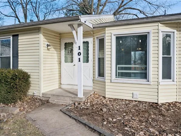 101 SE Brentwood Dr, Lees Summit, MO 64063