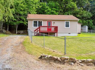 32 England Rd, Morgantown, WV 26508