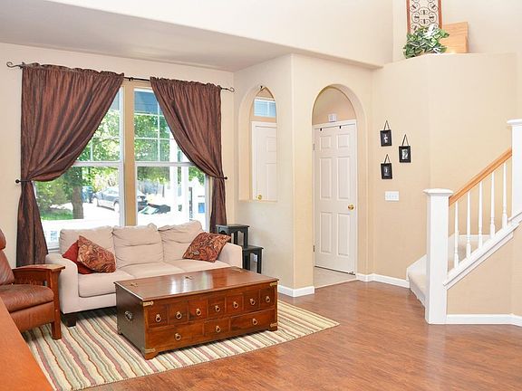 3rd image of 21 Twin Creeks Cir