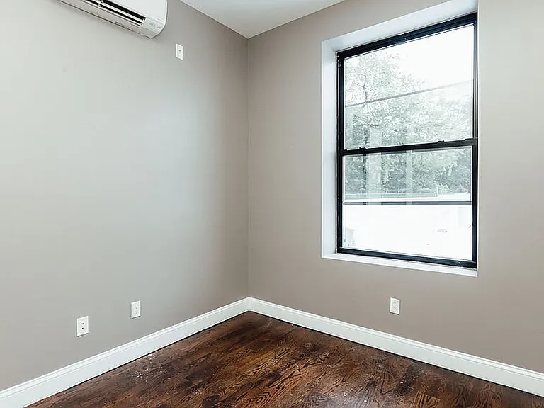 60-79 Myrtle Ave #3Y — Photo 9