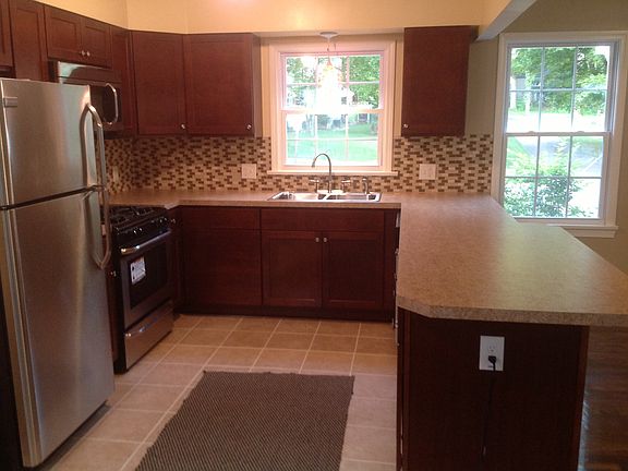 3rd image of 248 Harcourt Dr