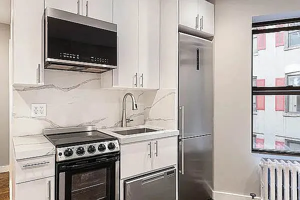 504 E 12th St #3D — Photo 4