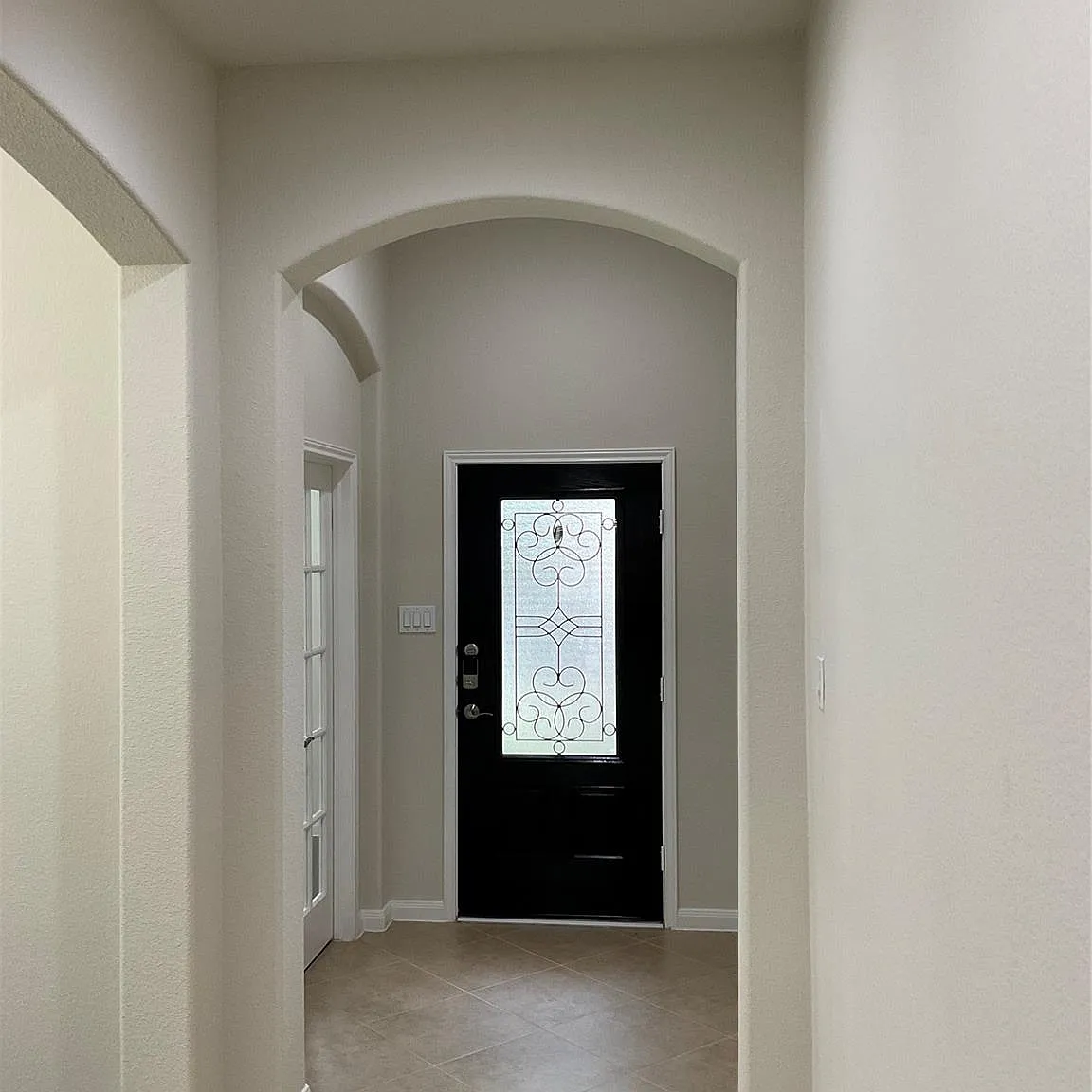 4 bed, 2925 sqft, $2,900 — Photo 2