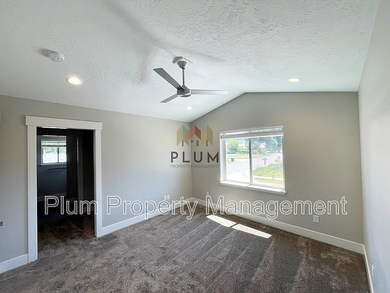 2795 Hamilton Way #B — Photo 18
