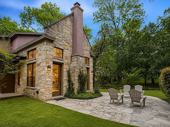 3rd image of 2309 Kinney Rd