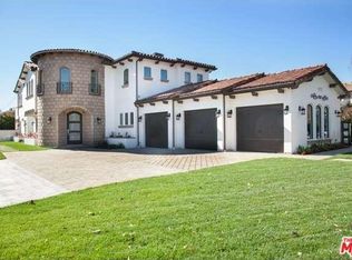 15100 Weddington St, Van Nuys, CA 91411