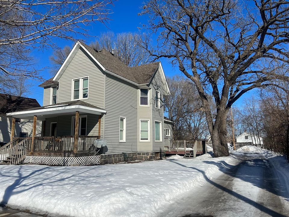 1st image of 420 8th Ave N #2
