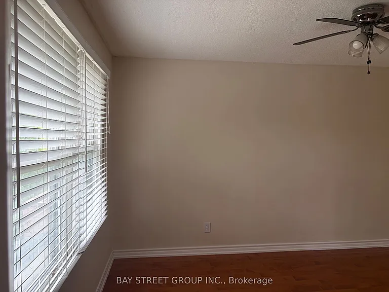 107 Stave Cres — Photo 17