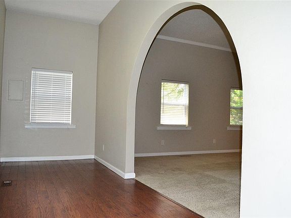 3rd image of 6906 Lindskog St
