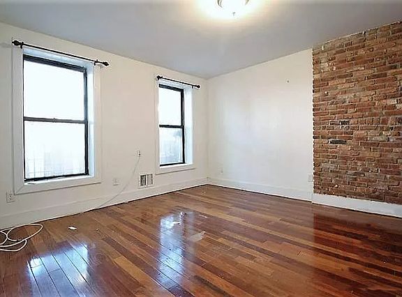 3rd image of 436 Throop Ave APT 1