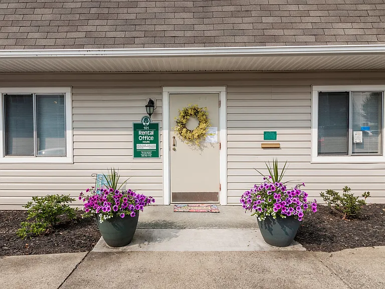 Arbor Crest Apartments — Photo 15