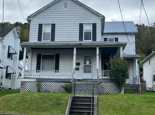 716 E Freedom Ave, Burnham, PA 17009
