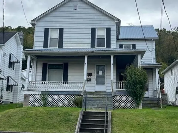 716 E Freedom Ave, Burnham, PA 17009