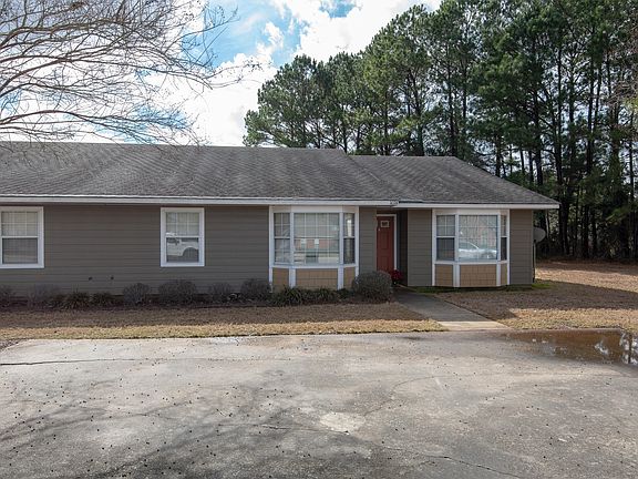 2nd image of 1074-1076 Northpointe Cir #1074