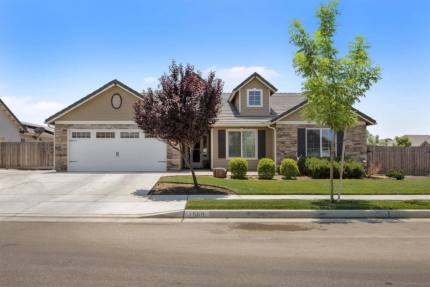 1569 National Dr photo 1