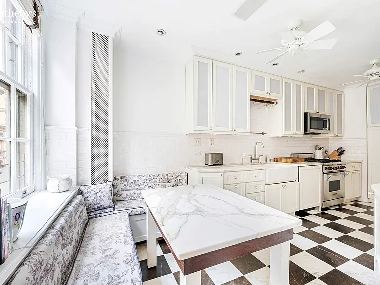 130 E 67th St #4EF — Photo 6