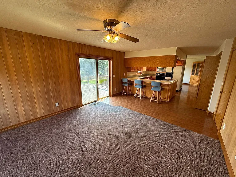 460 SE Conifer Pl — Photo 13