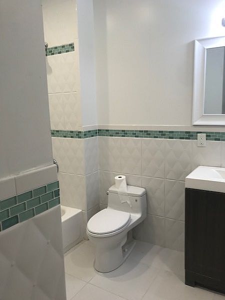 2nd image of 2313 A C Powell Blvd Frnt 2