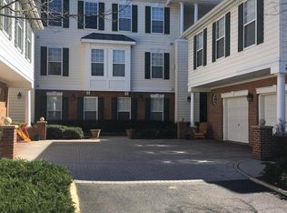 25272 Riffleford Sq UNIT 204, Chantilly, VA 20152