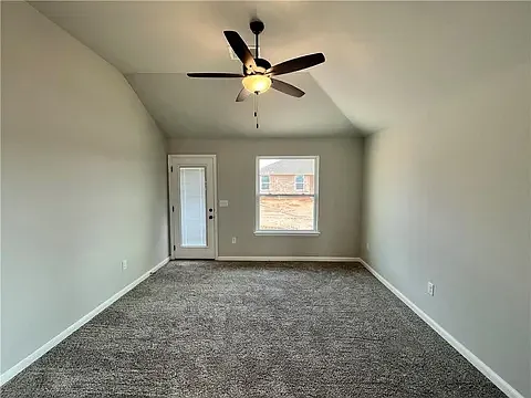 2417 Cattail Ct — Photo 10